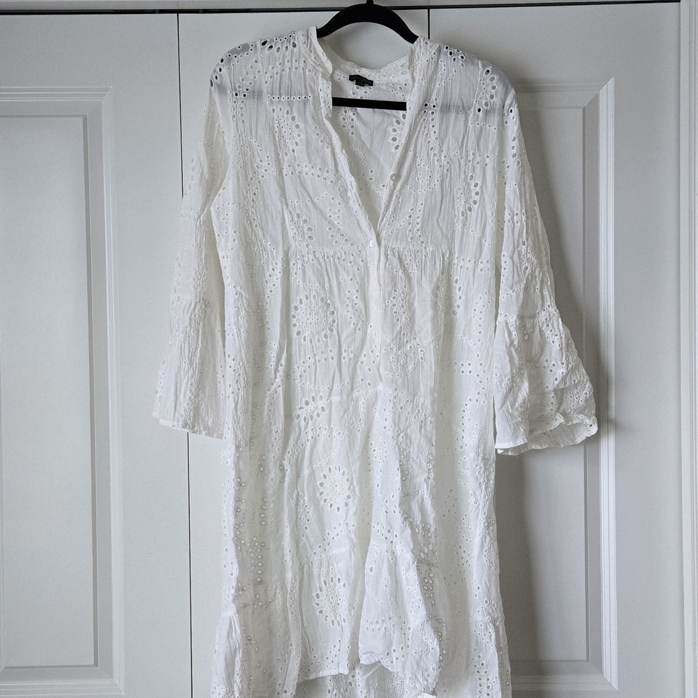 Coco + Carmen White Eyelet Blouse